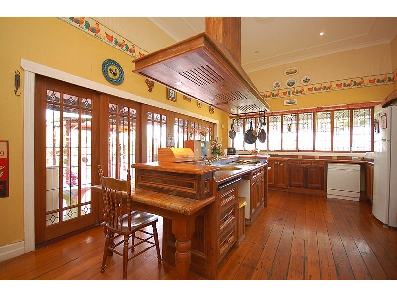 35 Brighton Road, Highgate Hill QLD 4101