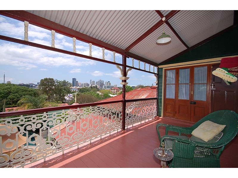 35 Brighton Road, Highgate Hill QLD 4101