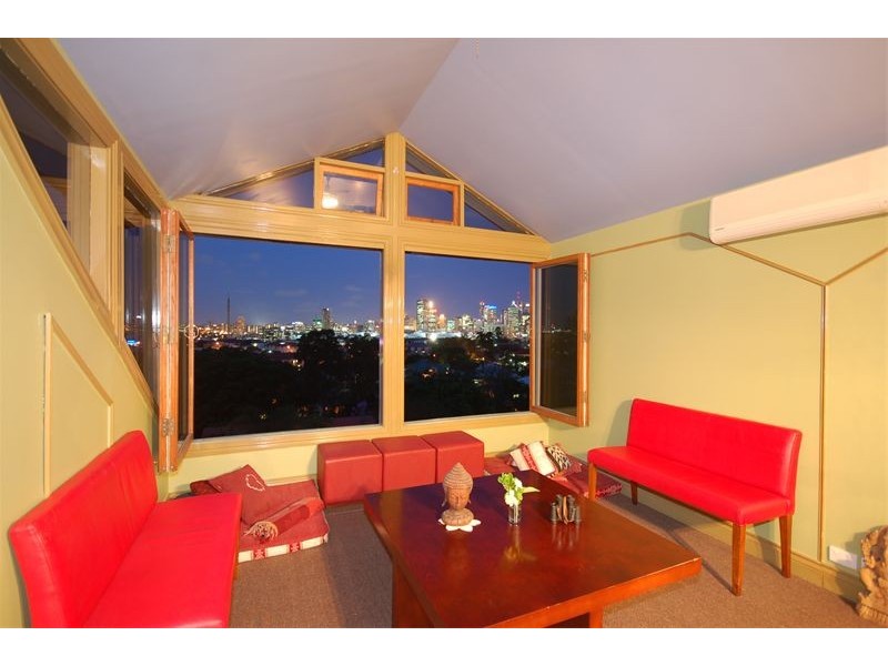 35 Brighton Road, Highgate Hill QLD 4101