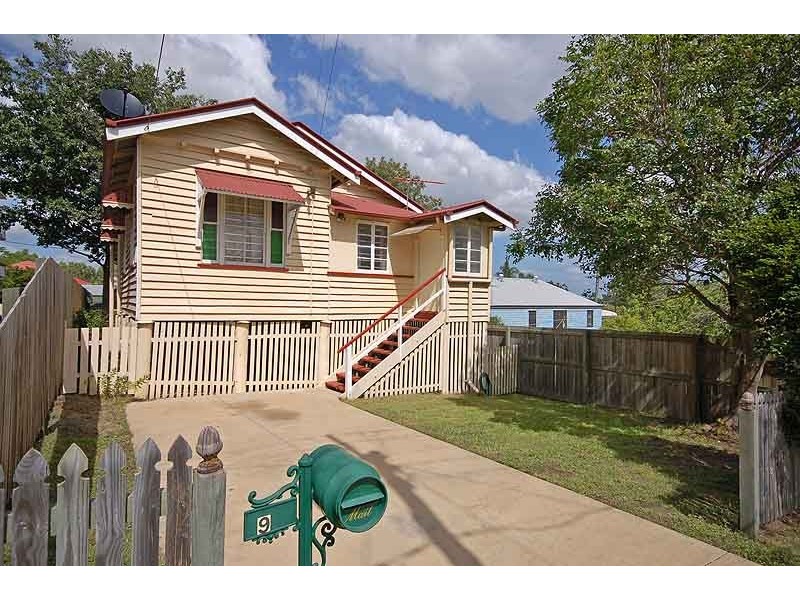9  Brassey Street, Fairfield QLD 4103