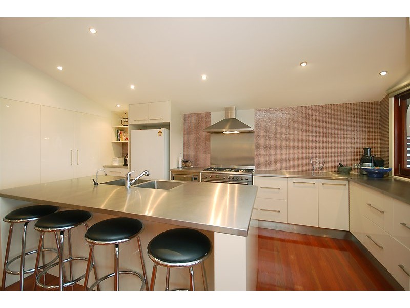 7B  Rosary Crescent, Highgate Hill QLD 4101