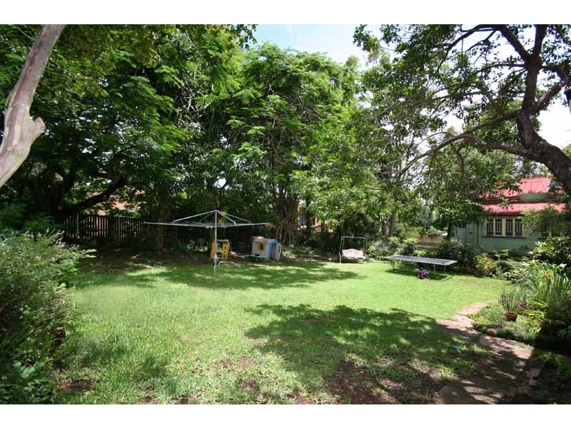 126  School Road, Yeronga QLD 4104