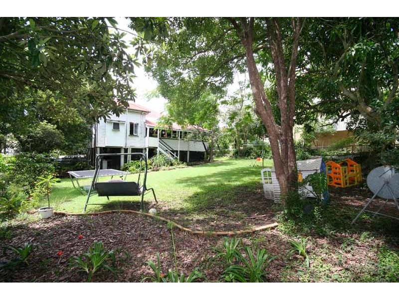 126  School Road, Yeronga QLD 4104