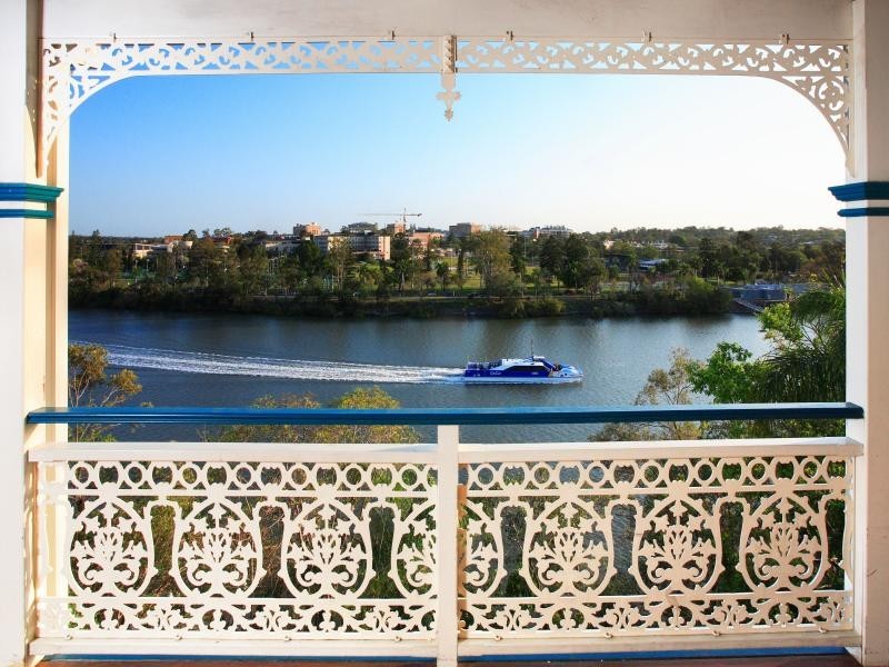 50   Dauphin  Terrace, Highgate Hill QLD 4101