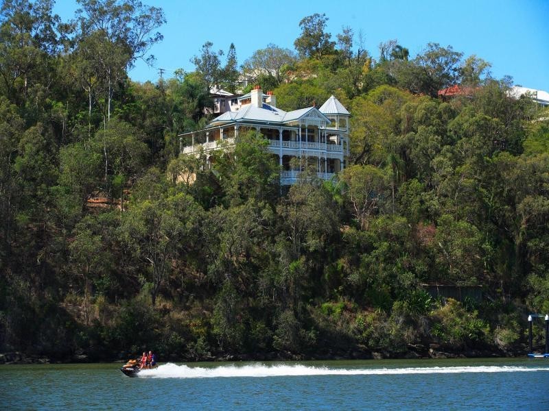 50   Dauphin  Terrace, Highgate Hill QLD 4101