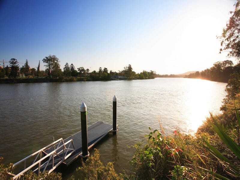 50   Dauphin  Terrace, Highgate Hill QLD 4101