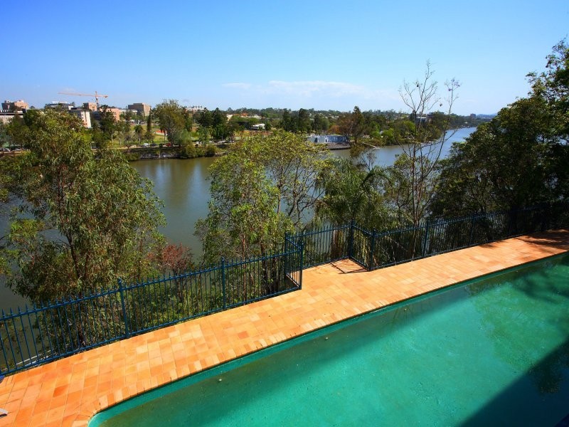 50   Dauphin  Terrace, Highgate Hill QLD 4101