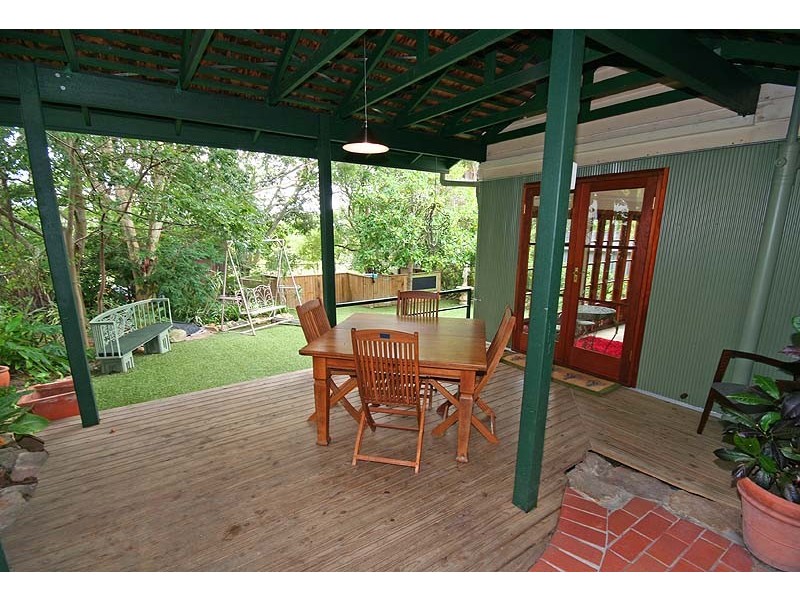 104   Esher Street, Holland Park West QLD 4121