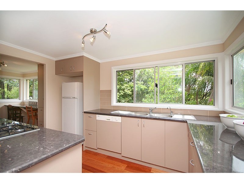 104   Esher Street, Holland Park West QLD 4121