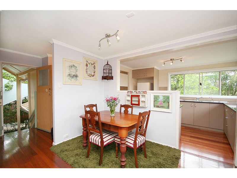 104   Esher Street, Holland Park West QLD 4121