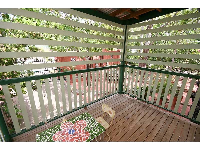 104   Esher Street, Holland Park West QLD 4121