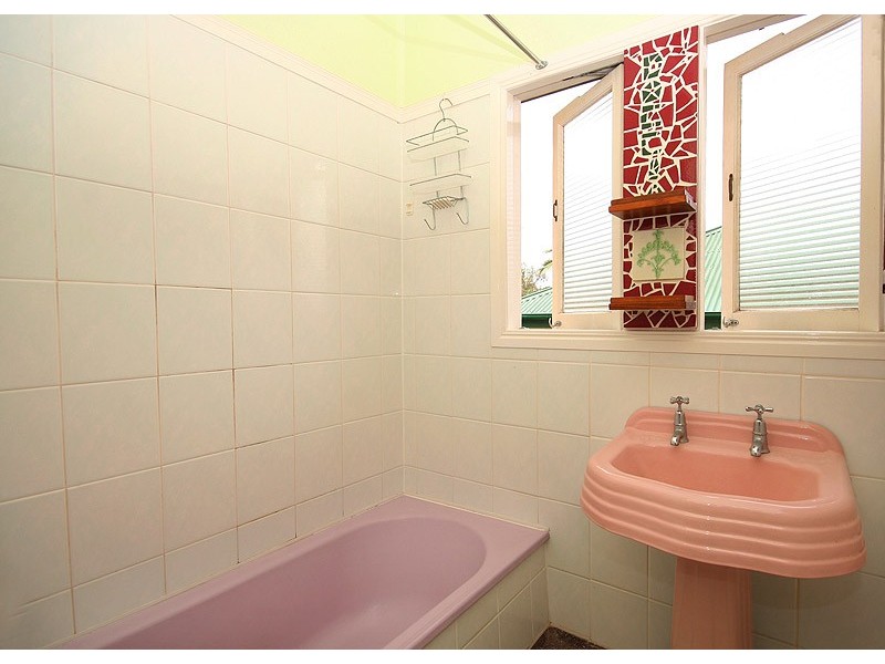 104   Esher Street, Holland Park West QLD 4121