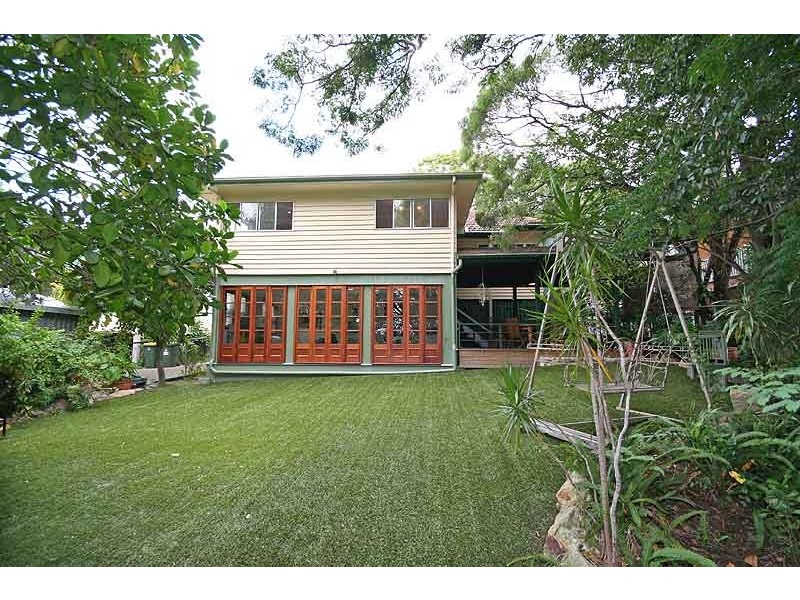 104   Esher Street, Holland Park West QLD 4121