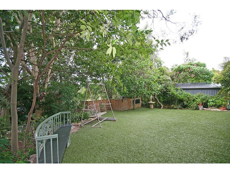 104   Esher Street, Holland Park West QLD 4121