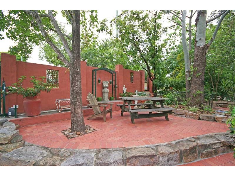 104   Esher Street, Holland Park West QLD 4121