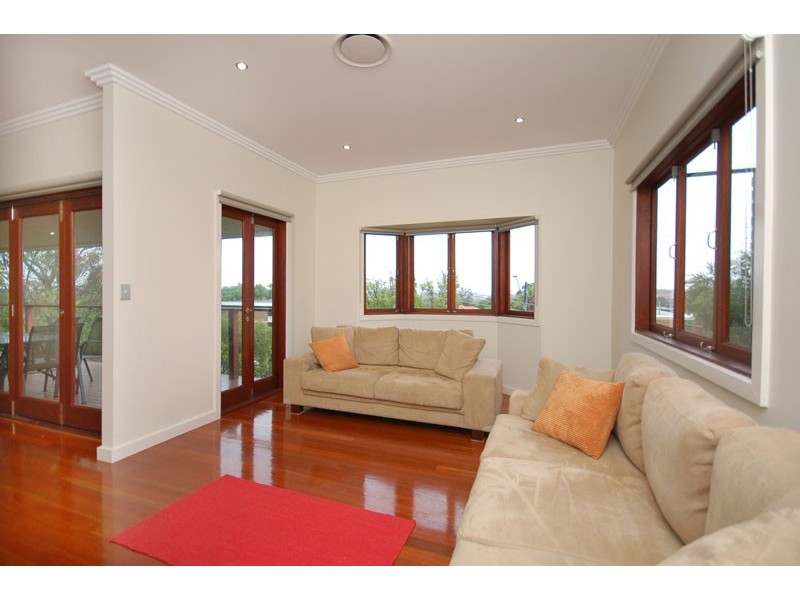 7B  Rosary Crescent, Highgate Hill QLD 4101
