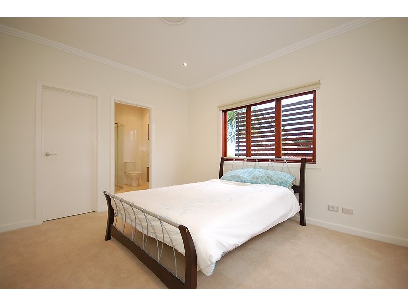 7B  Rosary Crescent, Highgate Hill QLD 4101