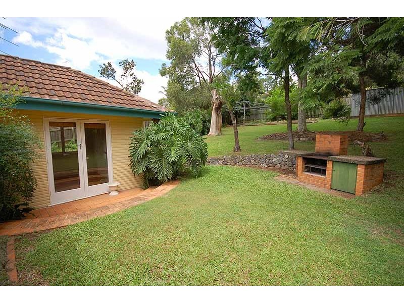 82  Hawkwood Street, Mount Gravatt East QLD 4122