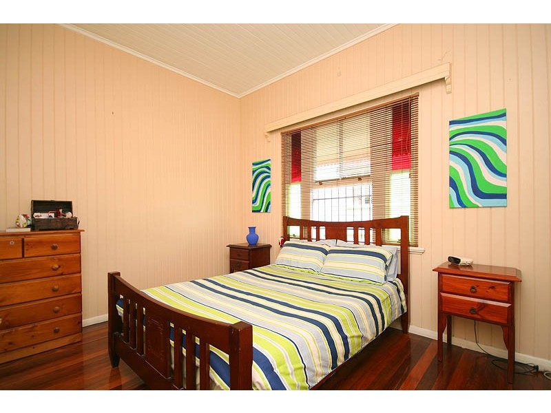 17 Torrens Street, Annerley QLD 4103