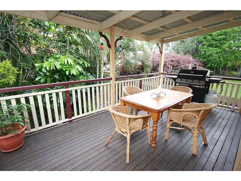 17 Torrens Street, Annerley QLD 4103