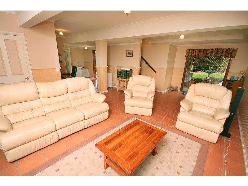 17 Torrens Street, Annerley QLD 4103