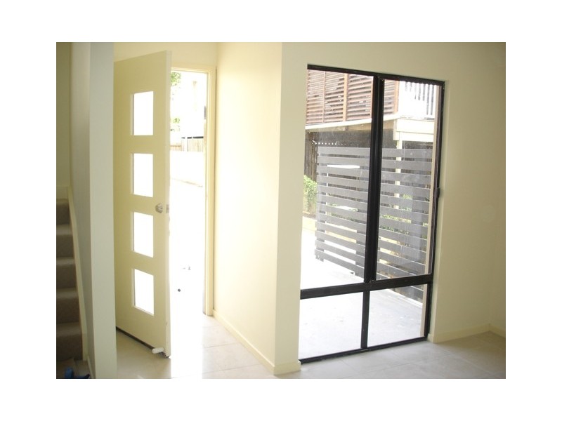 1/17  Real Street, Annerley QLD 4103