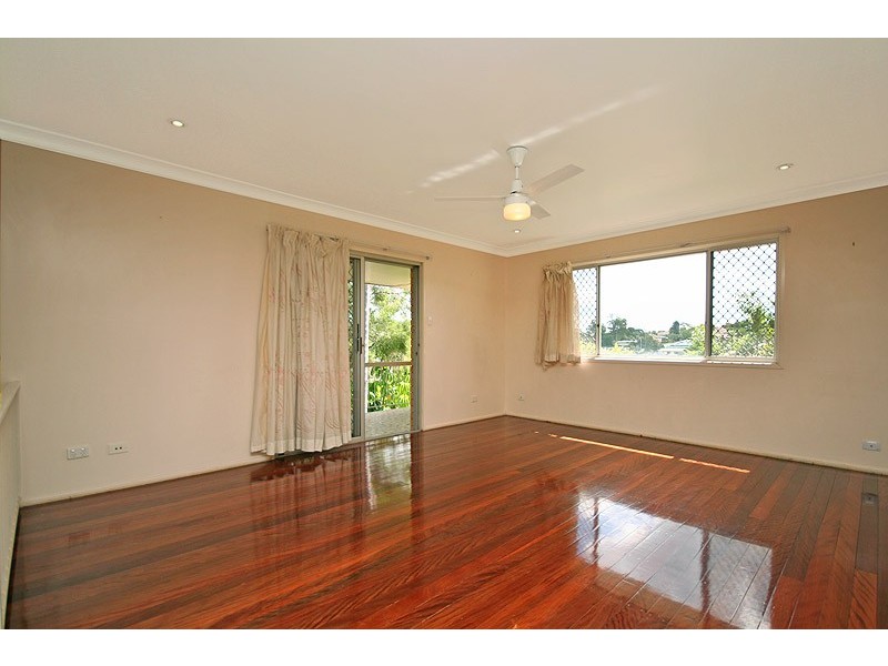 11  Andrea Street, Tarragindi QLD 4121