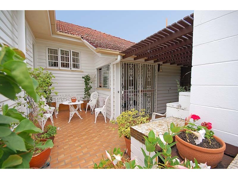 8   Southwell Street, Moorooka QLD 4105