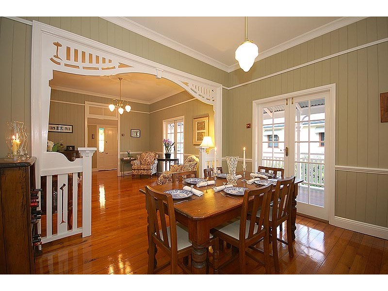 42   Archibald Street, Fairfield QLD 4103