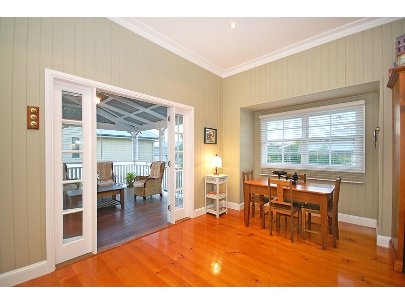 42   Archibald Street, Fairfield QLD 4103
