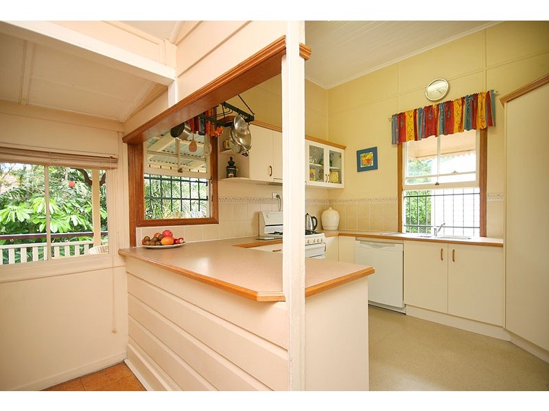 17 Torrens Street, Annerley QLD 4103