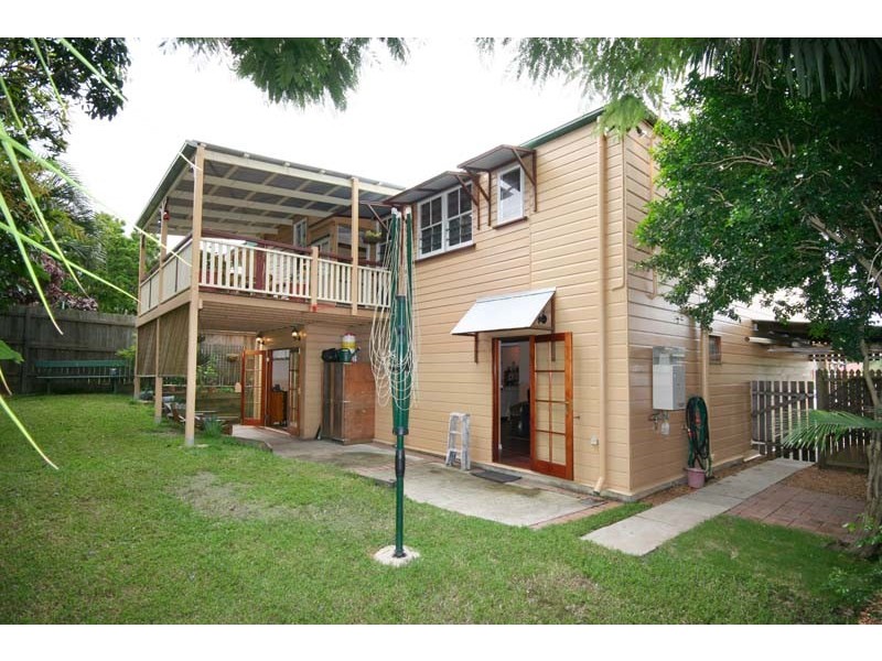 17 Torrens Street, Annerley QLD 4103