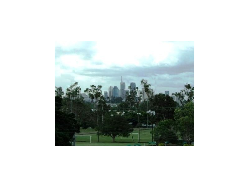10  Garden Street, Greenslopes QLD 4120