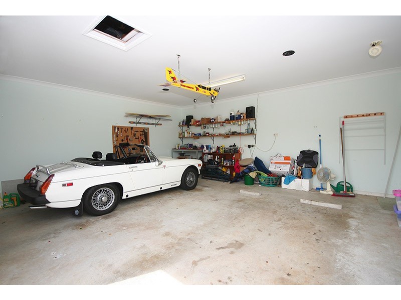 16  Walnut Court, Birkdale QLD 4159