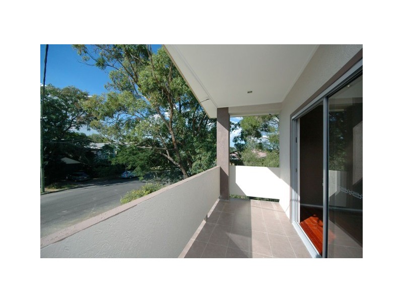 105 Strong Avenue, Graceville QLD 4075