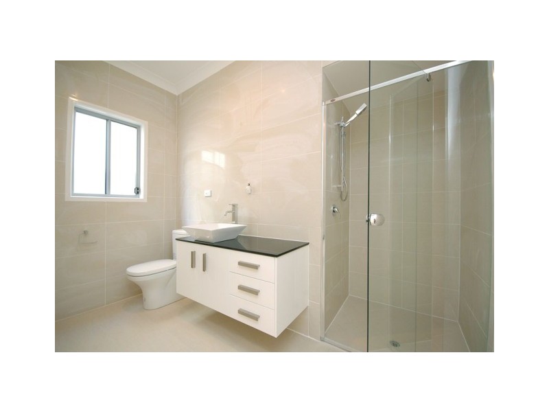 105 Strong Avenue, Graceville QLD 4075