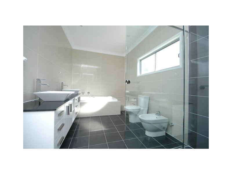 105 Strong Avenue, Graceville QLD 4075