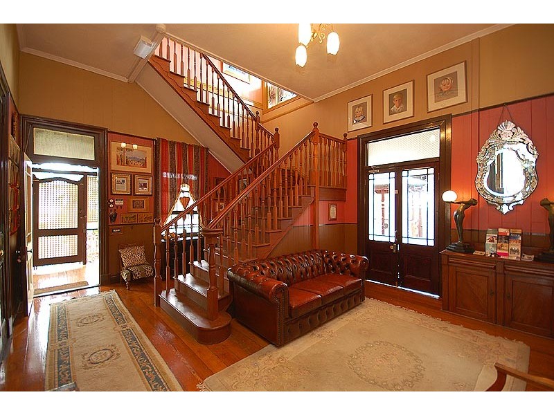 35 Brighton Road, Highgate Hill QLD 4101