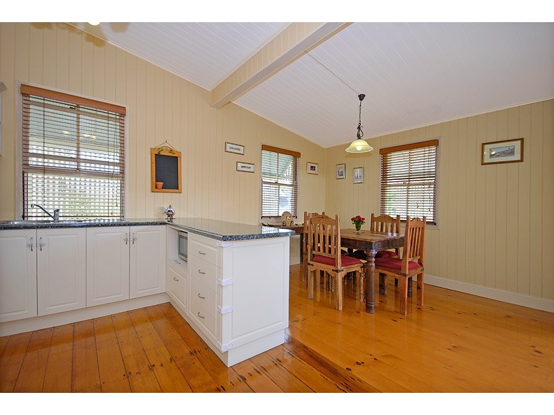 27 Holmes Street, Moorooka QLD 4105