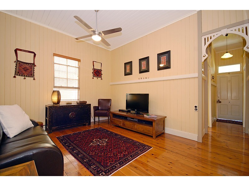 27 Holmes Street, Moorooka QLD 4105