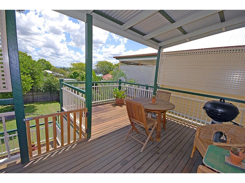 27 Holmes Street, Moorooka QLD 4105