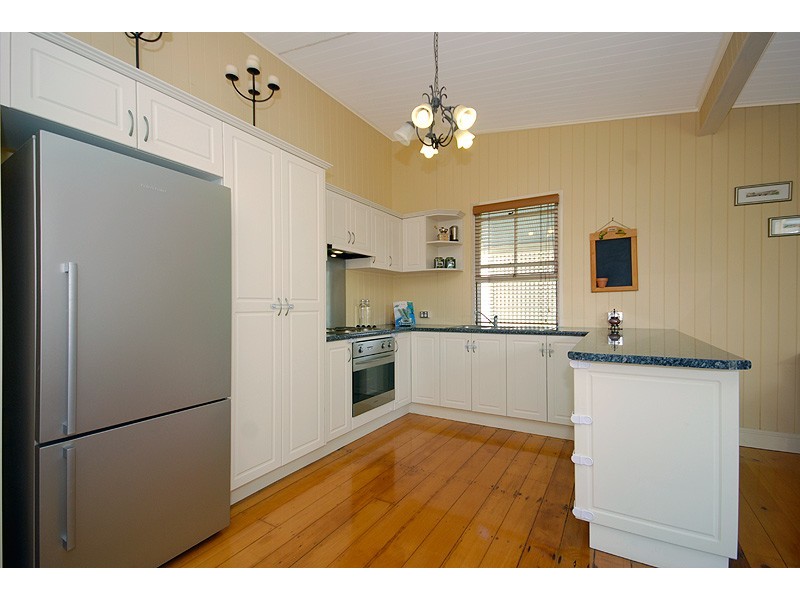 27 Holmes Street, Moorooka QLD 4105