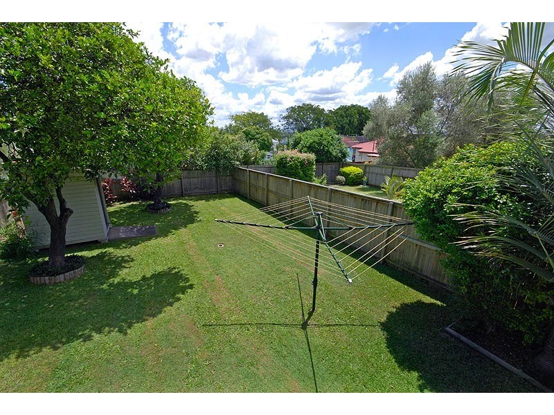27 Holmes Street, Moorooka QLD 4105