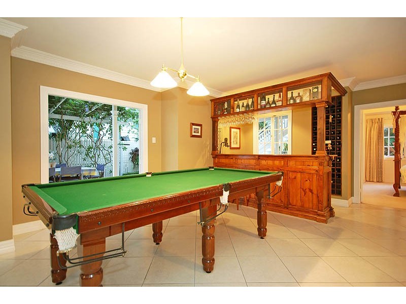 42   Archibald Street, Fairfield QLD 4103
