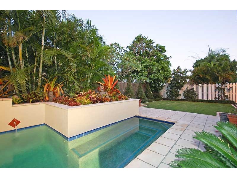 42   Archibald Street, Fairfield QLD 4103