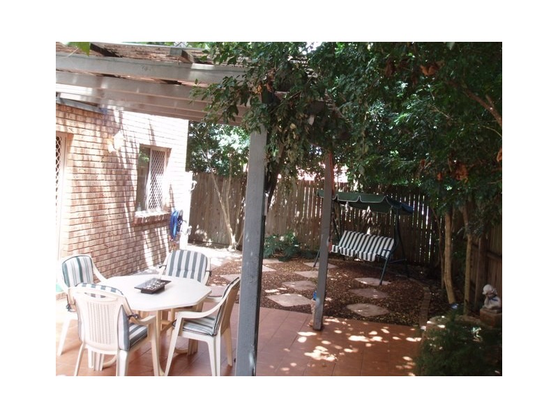 2/44  Helles Street, Moorooka QLD 4105