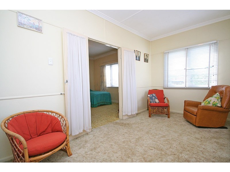 75 Chester Road, Annerley QLD 4103