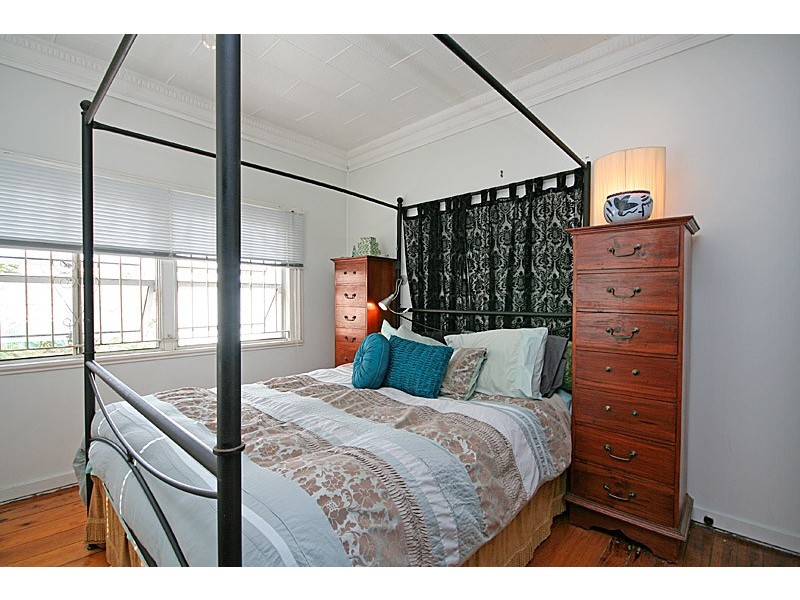 37   Strath Street, Highgate Hill QLD 4101