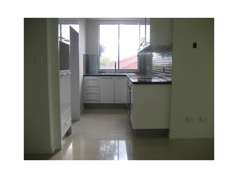 1/11  Stamford Street, Yeerongpilly QLD 4105