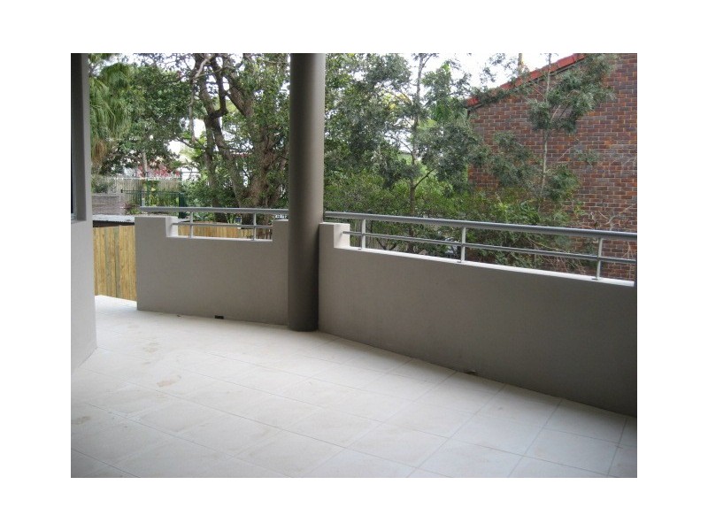 2/11  Stamford Street, Yeerongpilly QLD 4105
